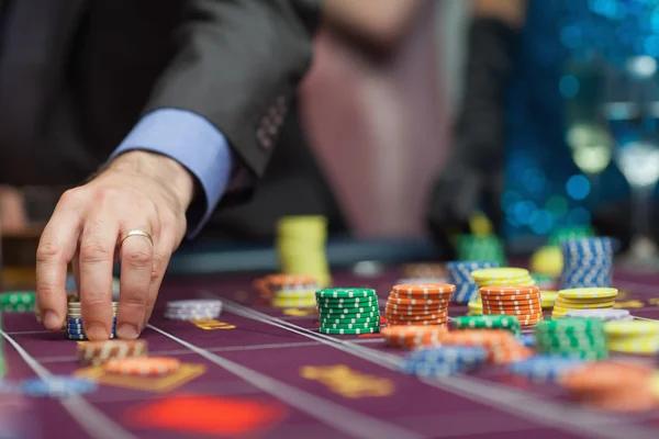 Discovering Popular Card and Table Games at an online casino Singapore Site